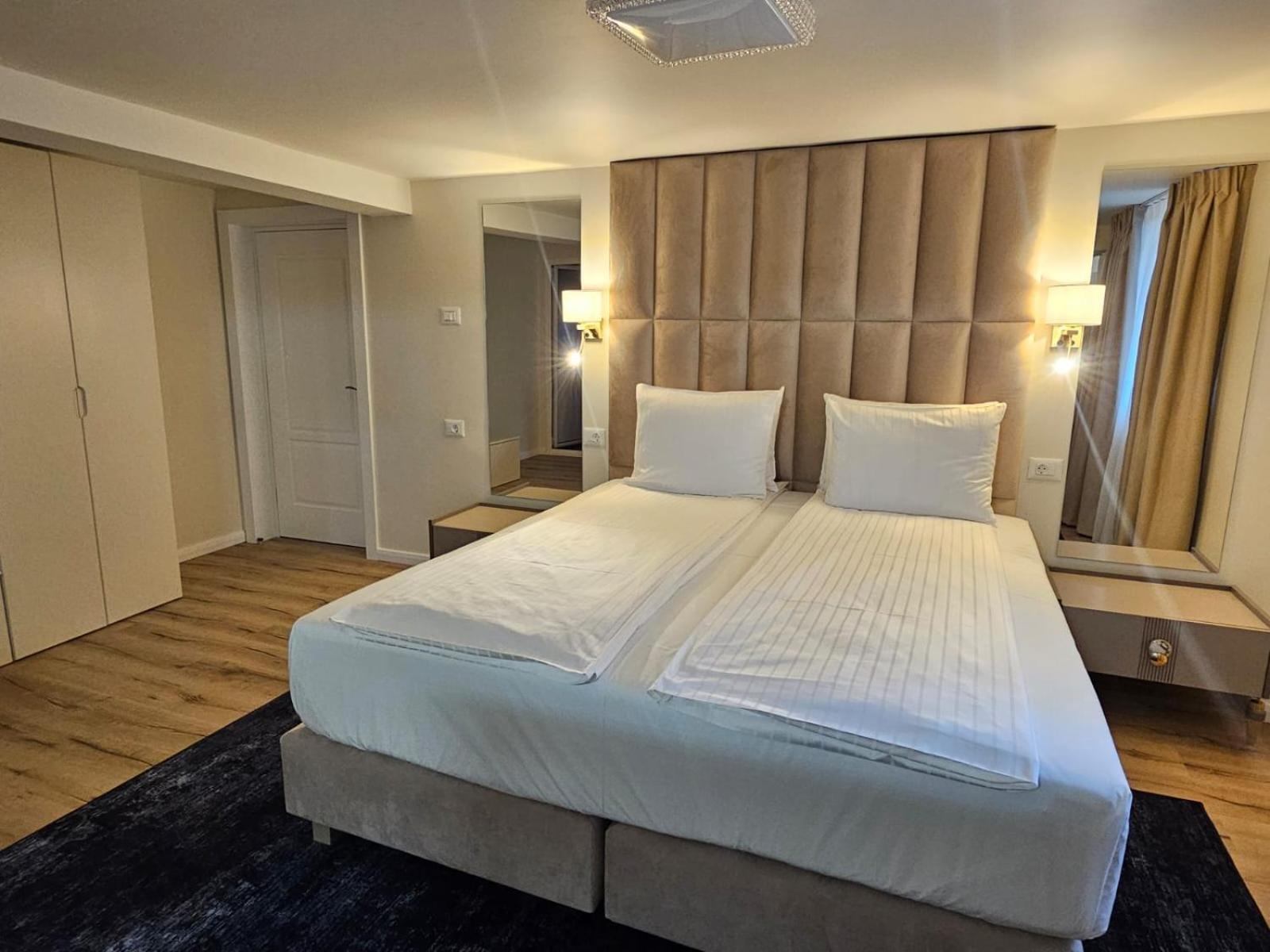 Hotel Queen Ramnicu Valcea Luaran gambar